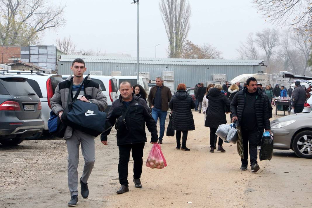 Edirne esnafı Bulgar müşterilerinde memnun: Gördükleri her şeyi satın alıyorlar 7